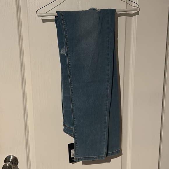 Fashion Nova Jeans - Picture 2 of 4